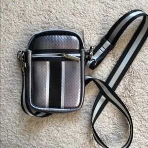 Haute shore Casey cellphone crossbody